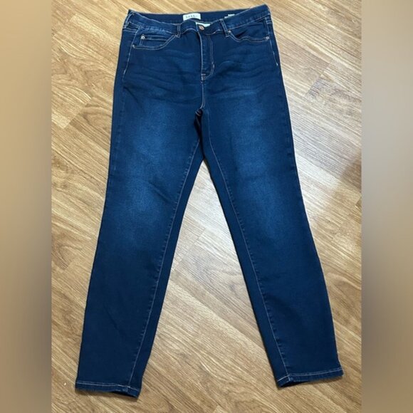 Nicole Miller NWOT Soho Dark Blue Skinny Jeans Size 14 - Picture 1 of 9